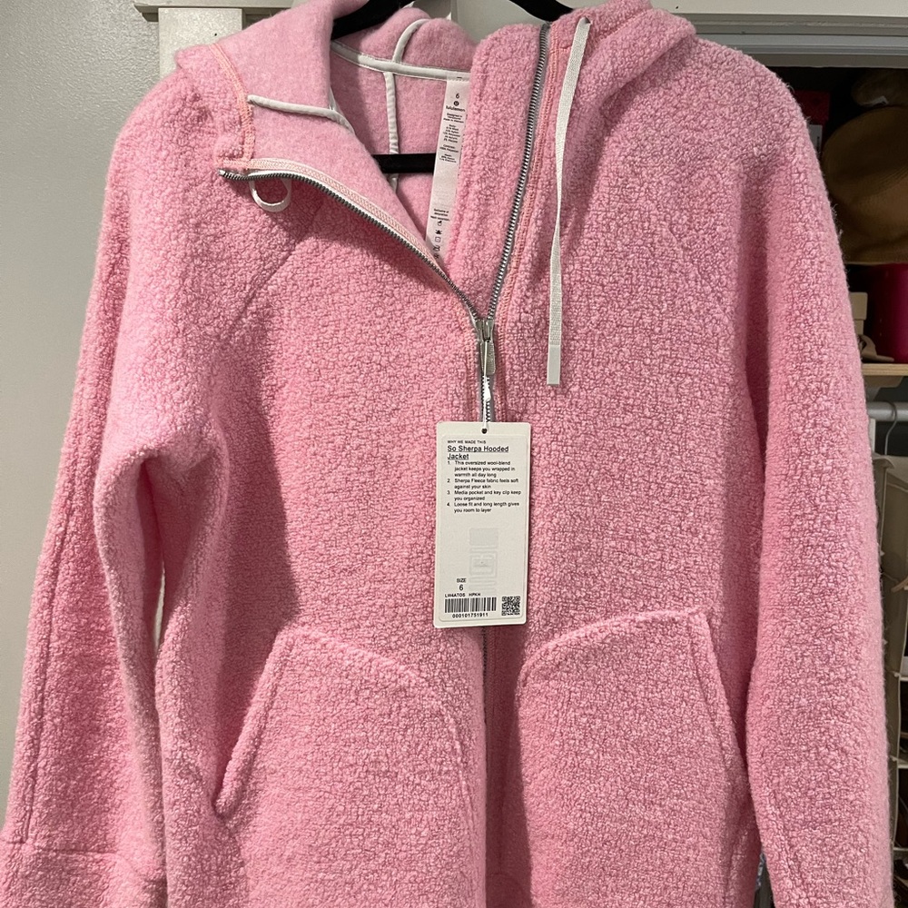 Women’s lulu lemon Sherpa jacket size 6